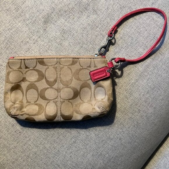 Coach Signature C Jacquard Wristlet with Pink Leather Trim - Picture 7 of 12